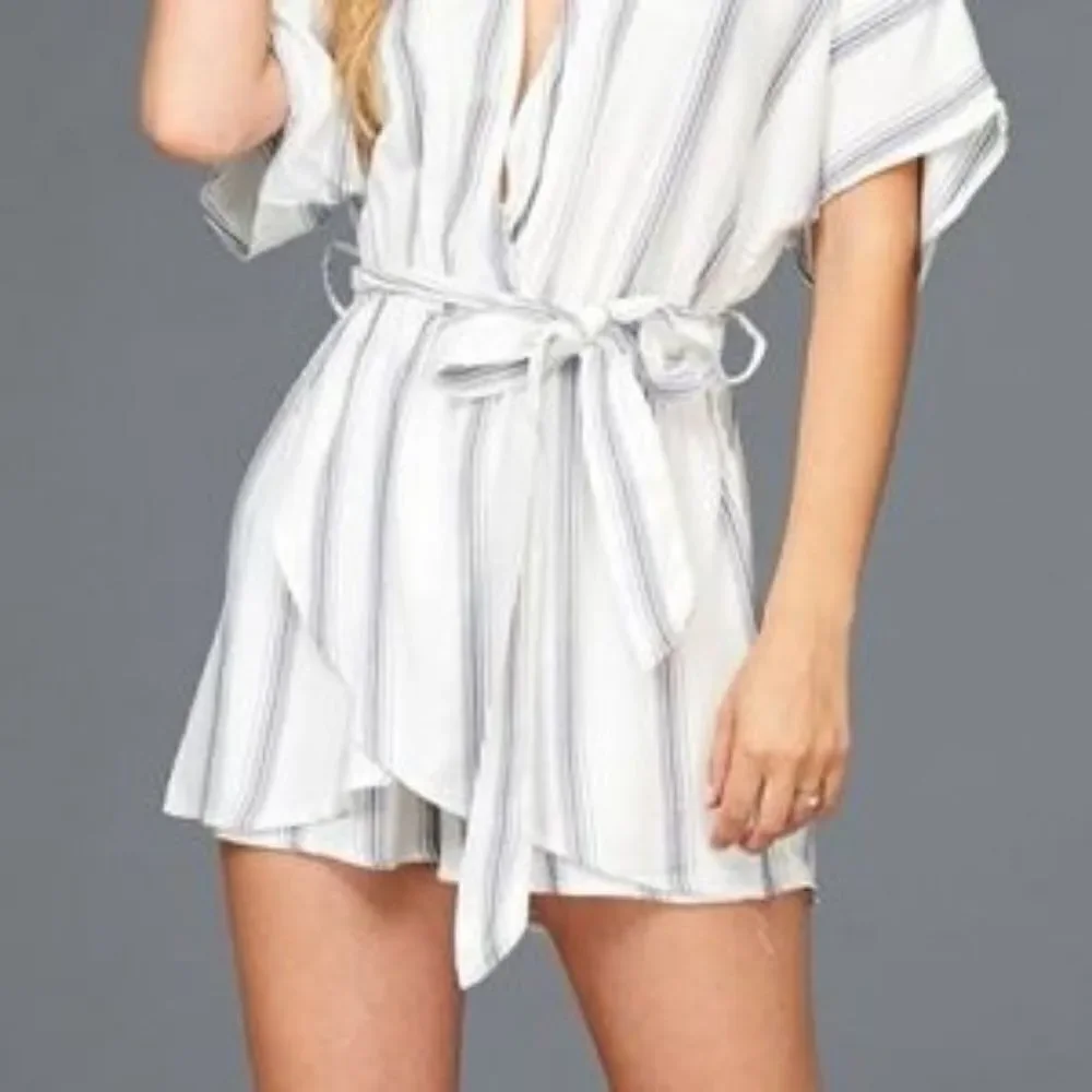 New Ivory grey short sleeve stripe romper - Picture 6 of 8
